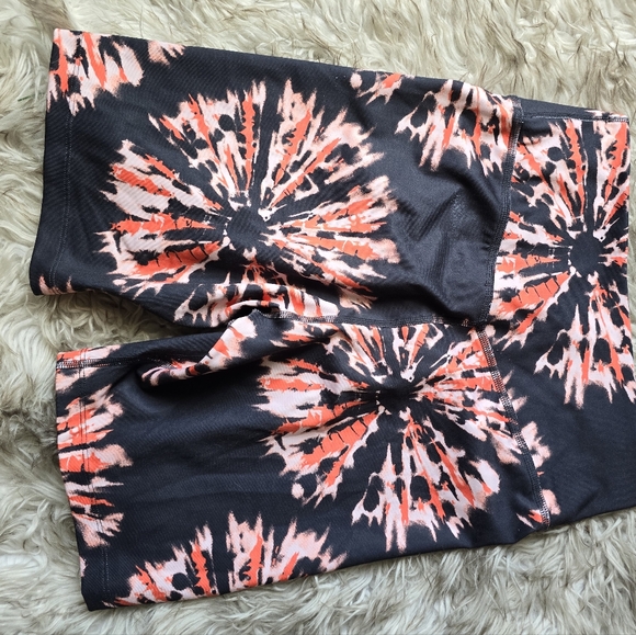 Tie dye Yoga Nike Outfit - Picture 6 of 11